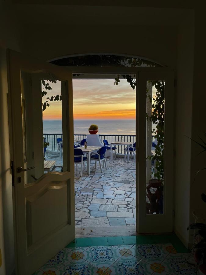 Hotel Villa Maria Sant'Angelo  エクステリア 写真