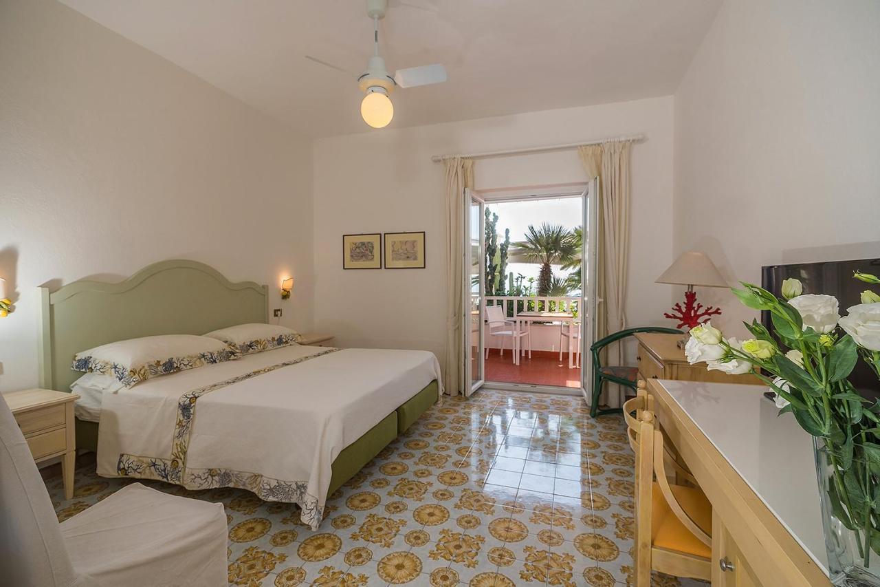 Hotel Villa Maria Sant'Angelo  エクステリア 写真